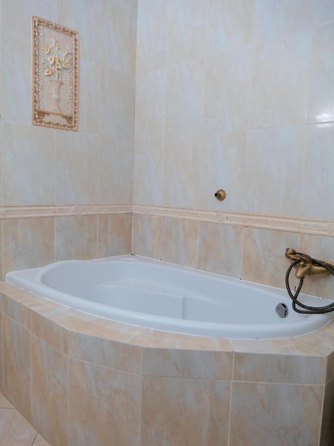 Sadyba Pochayiv Villa Pochaiv Buitenkant foto
