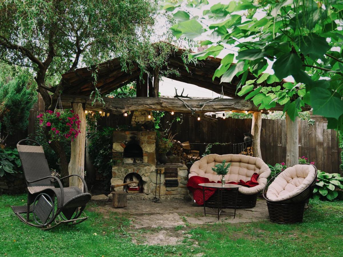 Sadyba Pochayiv Villa Pochaiv Buitenkant foto